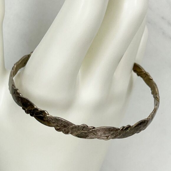 Vintage Mexico Silver Tone Braided Flat Bangle Bracelet ✨ - Picture 1 of 7